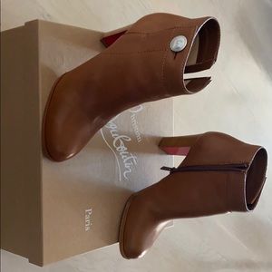 BRAND NEW Louboutin Janis Button Bootie